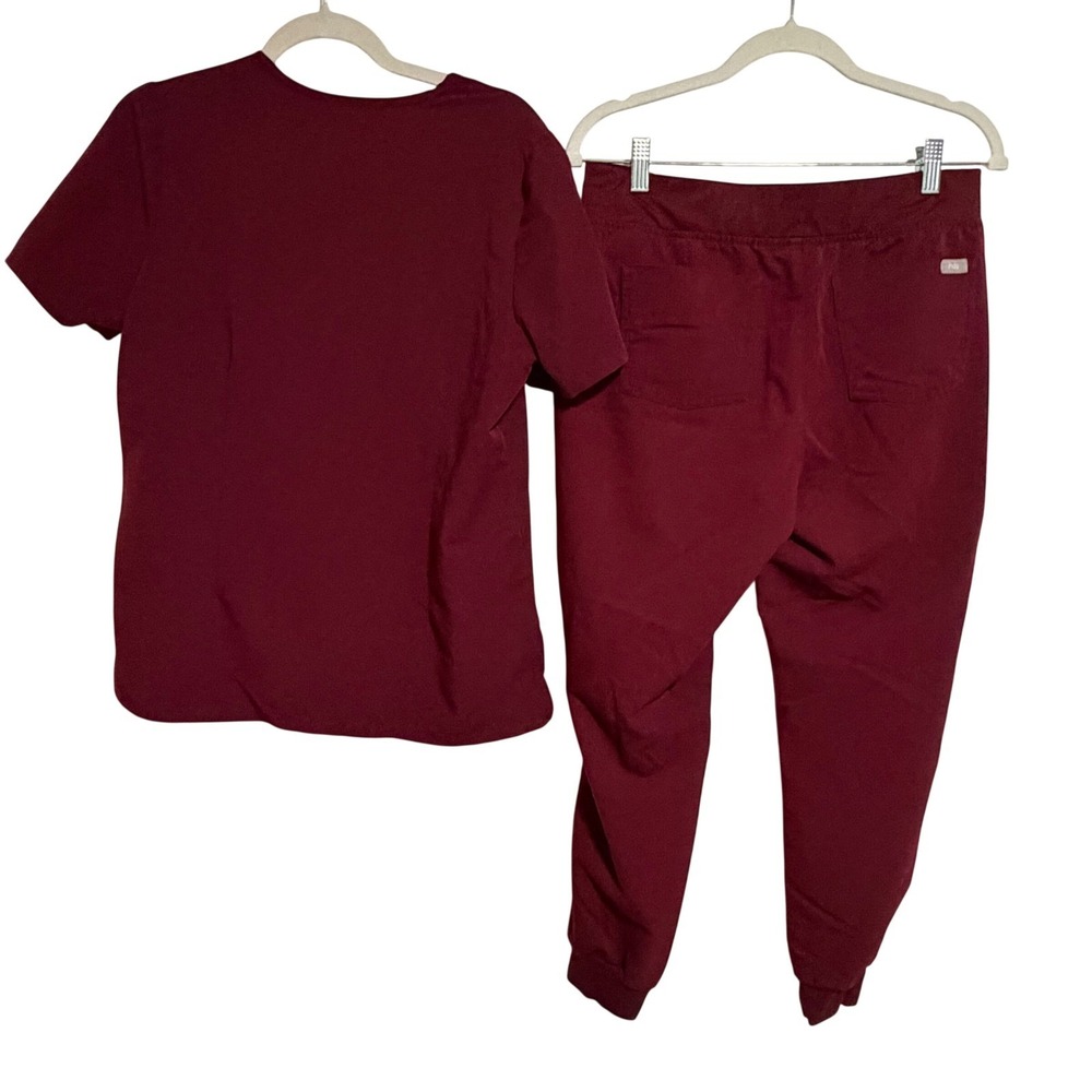 FIGS Burgundy Scrub Set Catarina Top Zamora Joggers Medium Petite Nurse Workwear - Picture 3 of 12